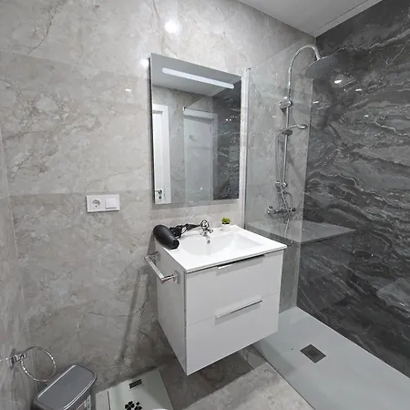 Eden Mit Beheiztem Pool, Luxurioese Ausstattung Mit Marmorboden, Marmorbadezimmer Apartament