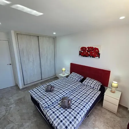 Eden Mit Beheiztem Pool, Luxurioese Ausstattung Mit Marmorboden, Marmorbadezimmer Apartament *