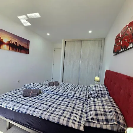 Eden Mit Beheiztem Pool, Luxurioese Ausstattung Mit Marmorboden, Marmorbadezimmer Apartament